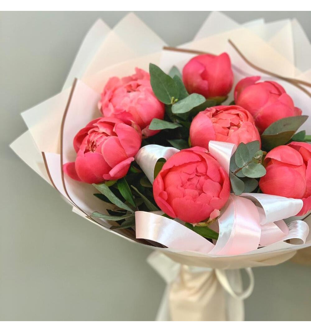 Пионы коралловый шарм