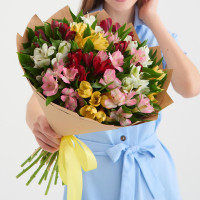 Bouquet of 15 alstroemerias with greenery in craft