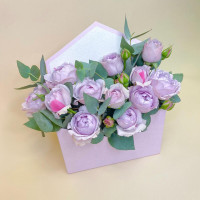 Lavender spray roses in a box