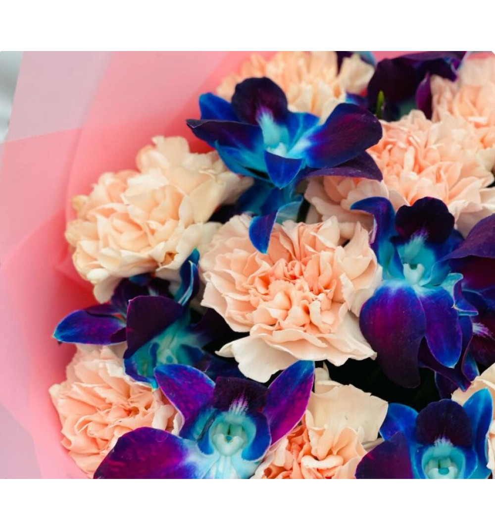 Орхидеи. Диантусы. Авторский букет