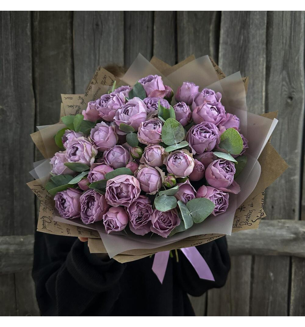 Монобукет из пионовидных кустовых роз Лавендер Баблз