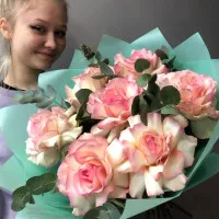 Қызғылт раушан гүлдерінің моно букеті